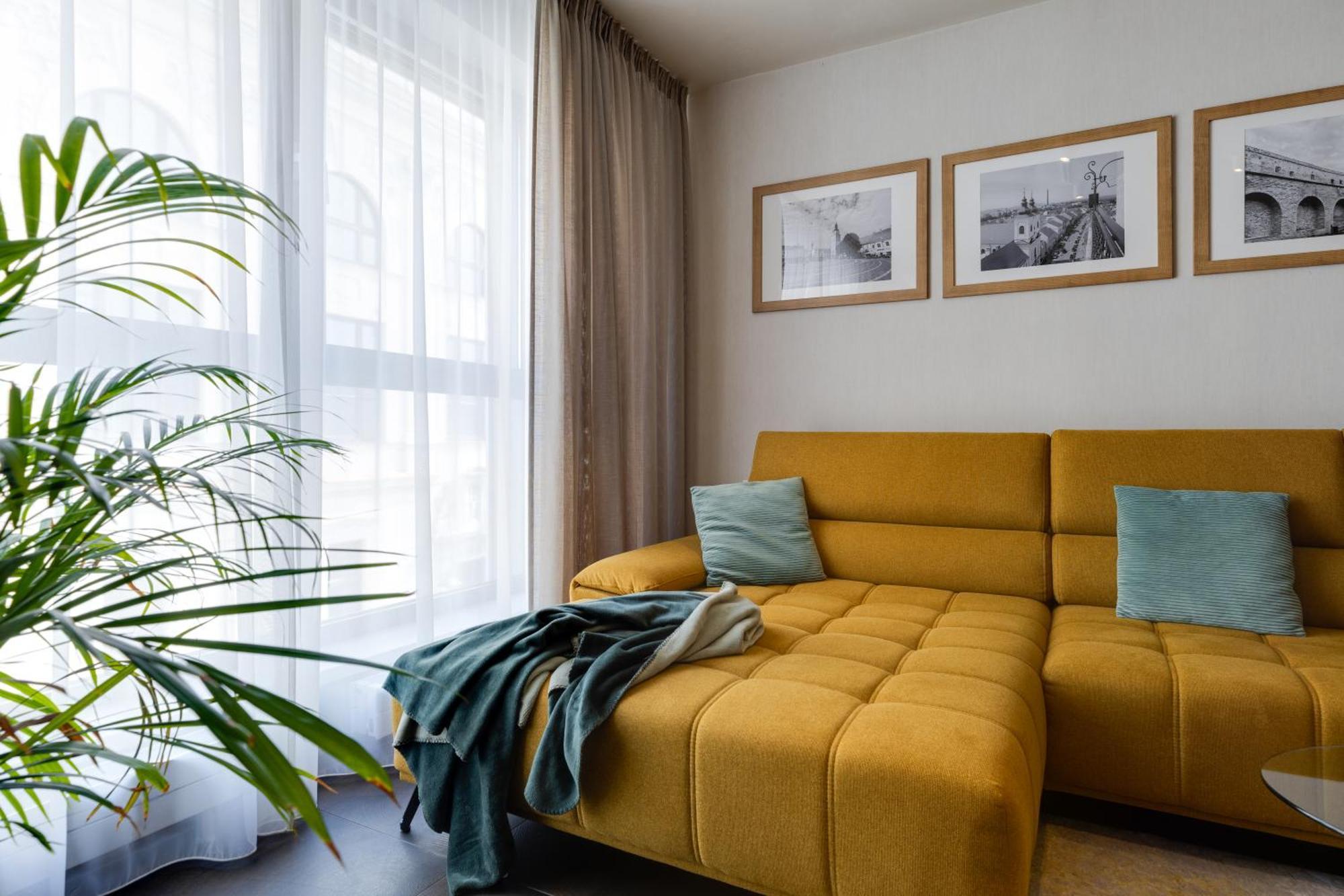 Apartman Leonardo - City Center Trnava Exterior foto
